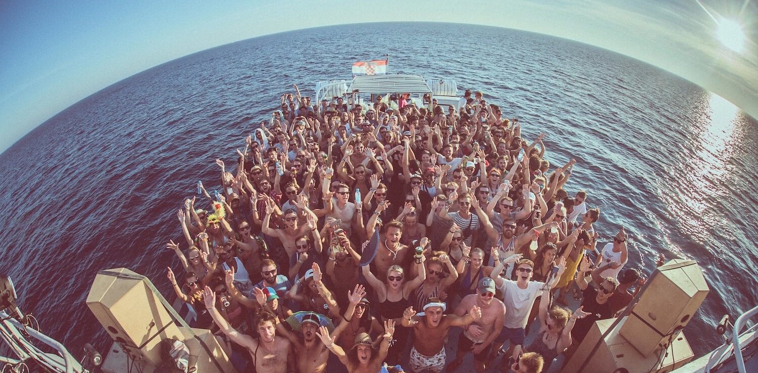 Dimensions boat party