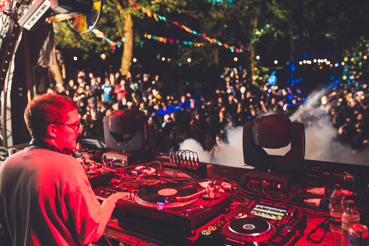 © Photography by Jake Davis for Here & Now (fb.com/wearehereandnow)